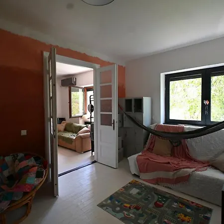 Ravehousedunapartdunakanyar