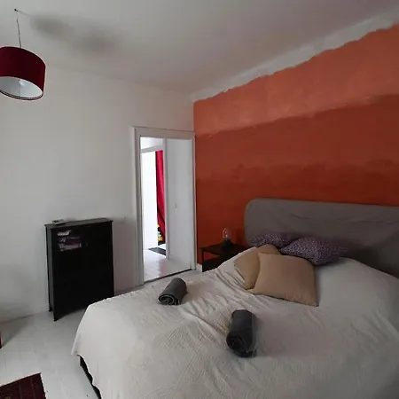 Ravehousedunapartdunakanyar Szob