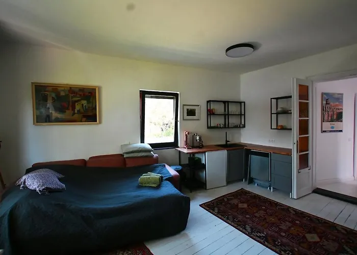 Case de vacanță Ravehousedunapartdunakanyar