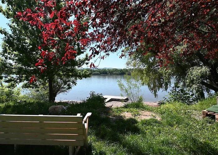 度假居 Ravehousedunapartdunakanyar Szob