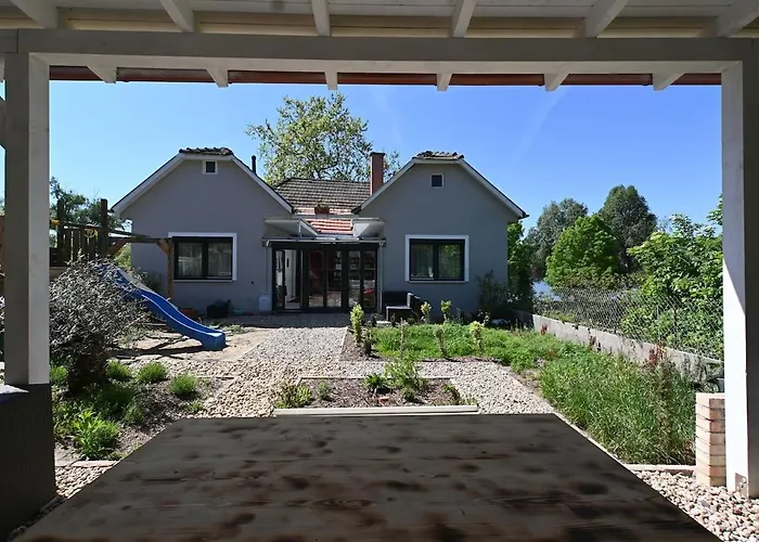 度假居 Ravehousedunapartdunakanyar Szob