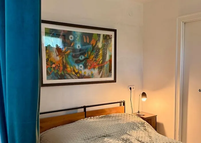 Ravehousedunapartdunakanyar Case de vacanță